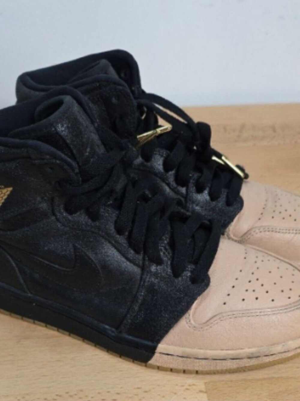 Nike Air Jordan 1 Mid Black and Beige with Gold Accents Size 9